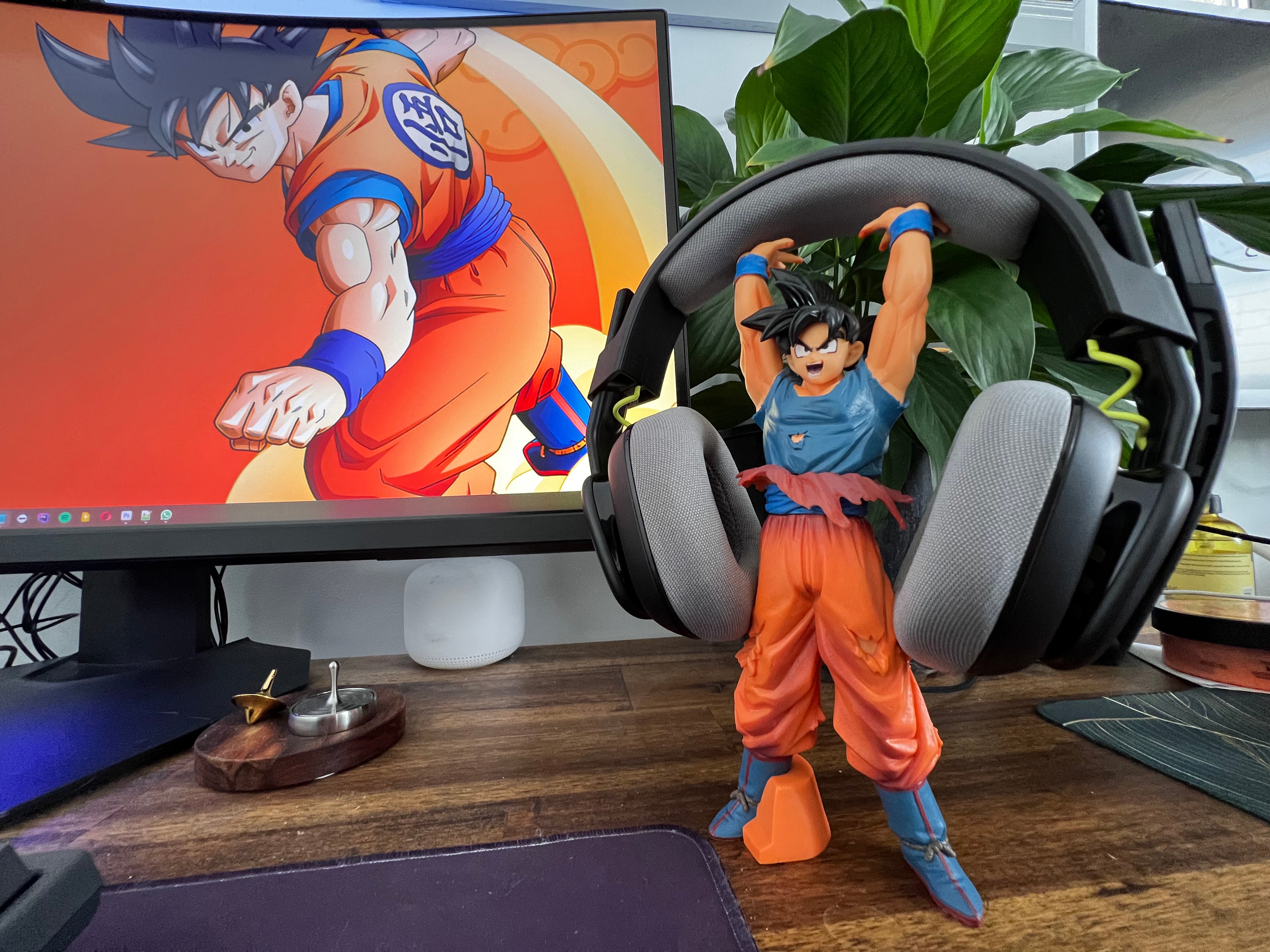 25cm DRAGON BALL Z GOKU HEADPHONE STAND