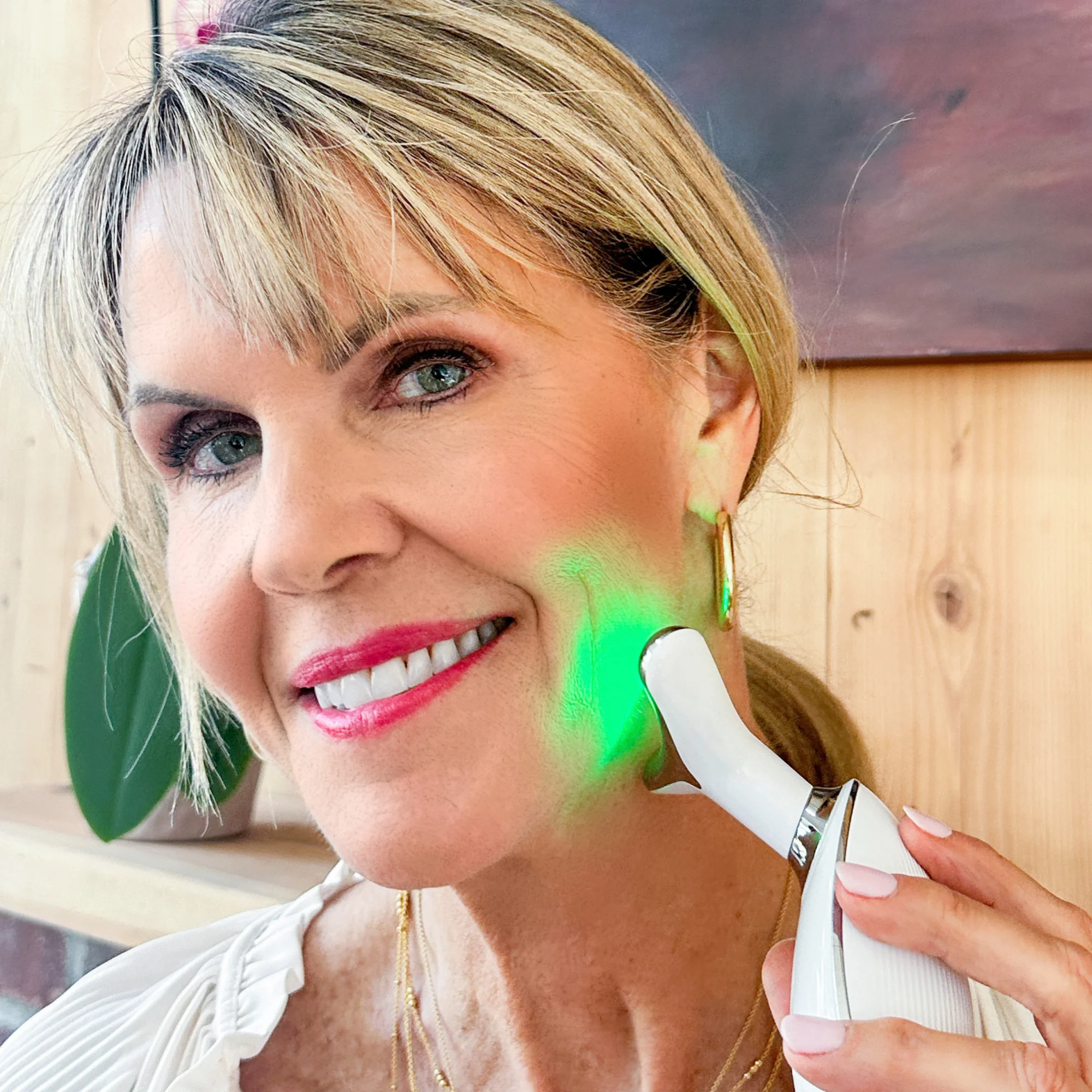 LUMINESCE 7-in-1 LED Facial Sculptor