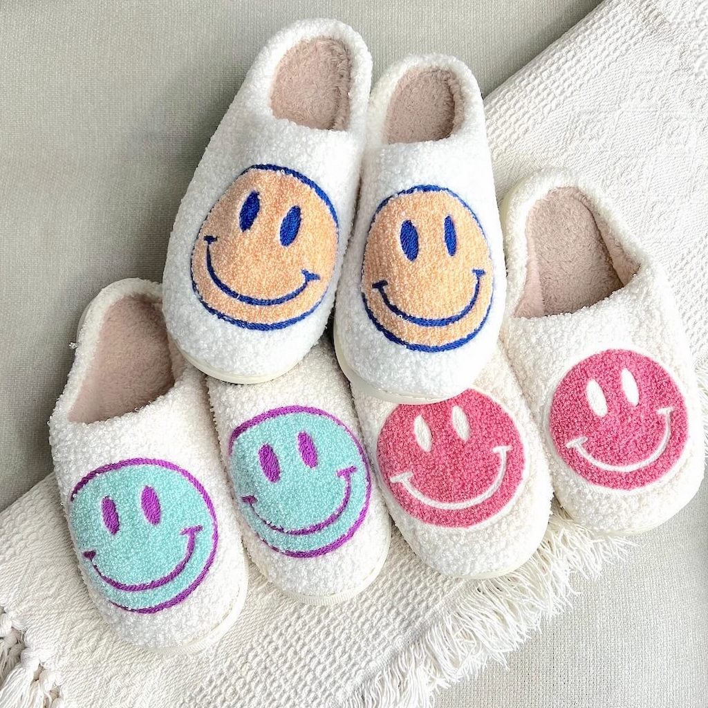 Happy Face Slippers – BUY 1 GET 1 FREE