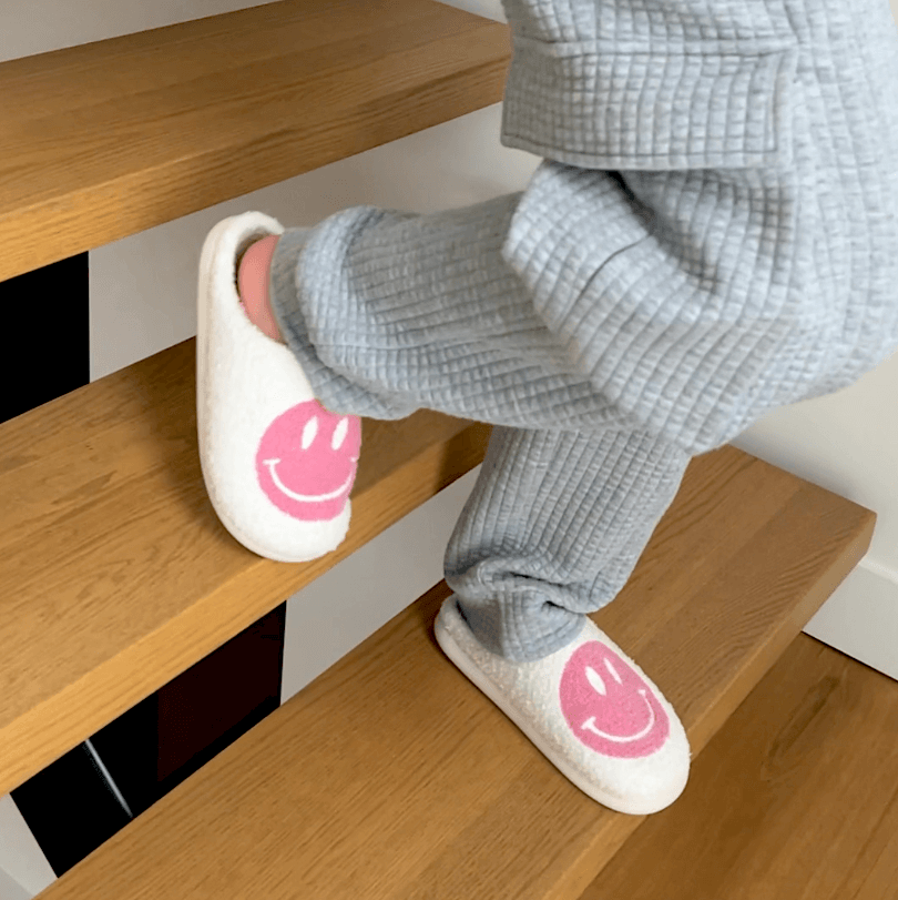 Happy Face Slippers – BUY 1 GET 1 FREE