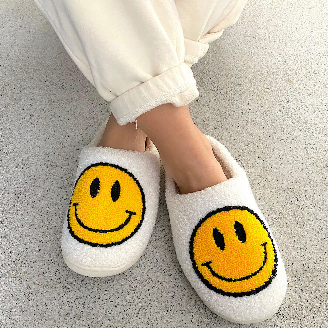 Happy Face Slippers – BUY 1 GET 1 FREE