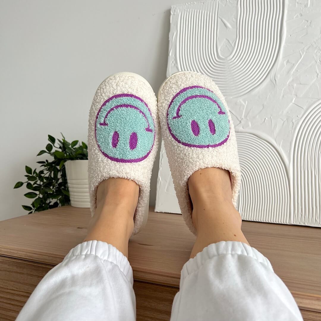 Happy Face Slippers – BUY 1 GET 1 FREE