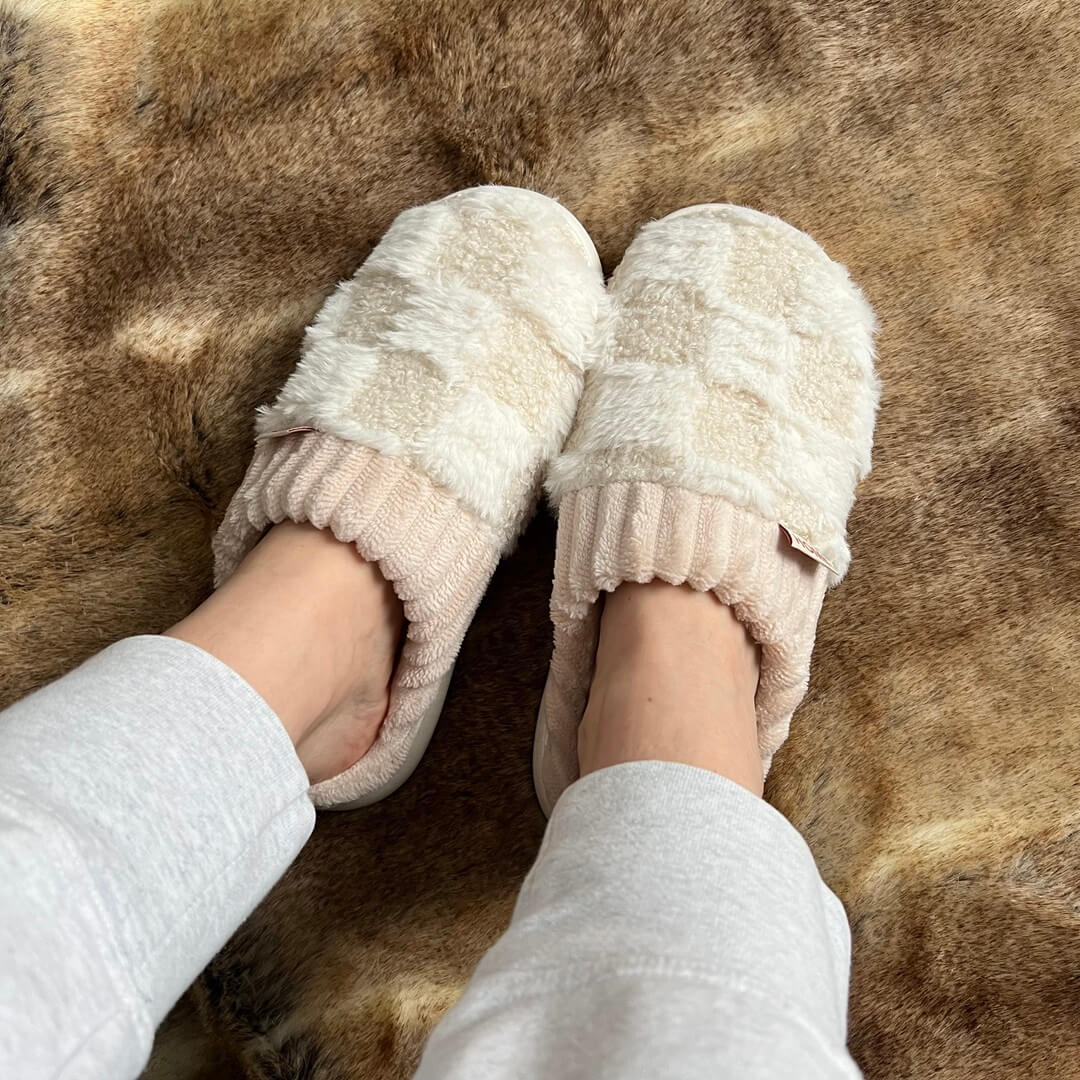 Nordic Fluffy Slippers – Buy 1 Get 1 Free